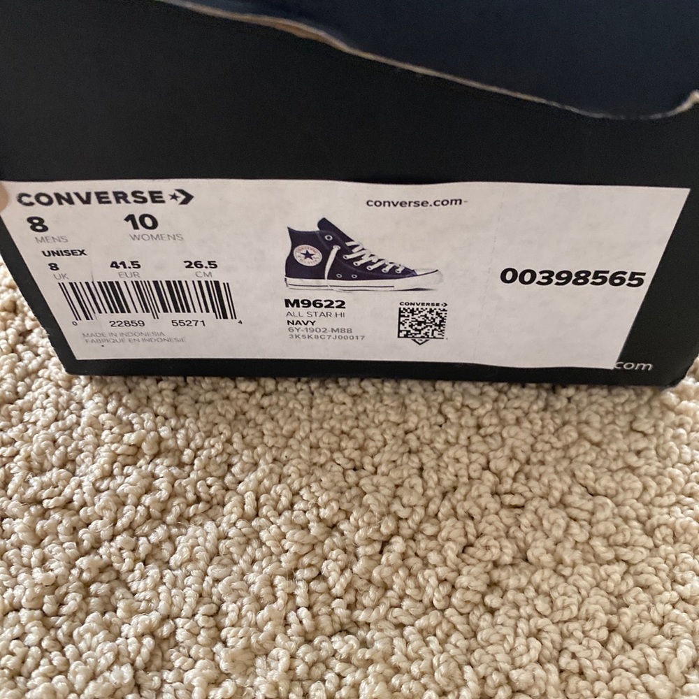 Brand new unisex Converse